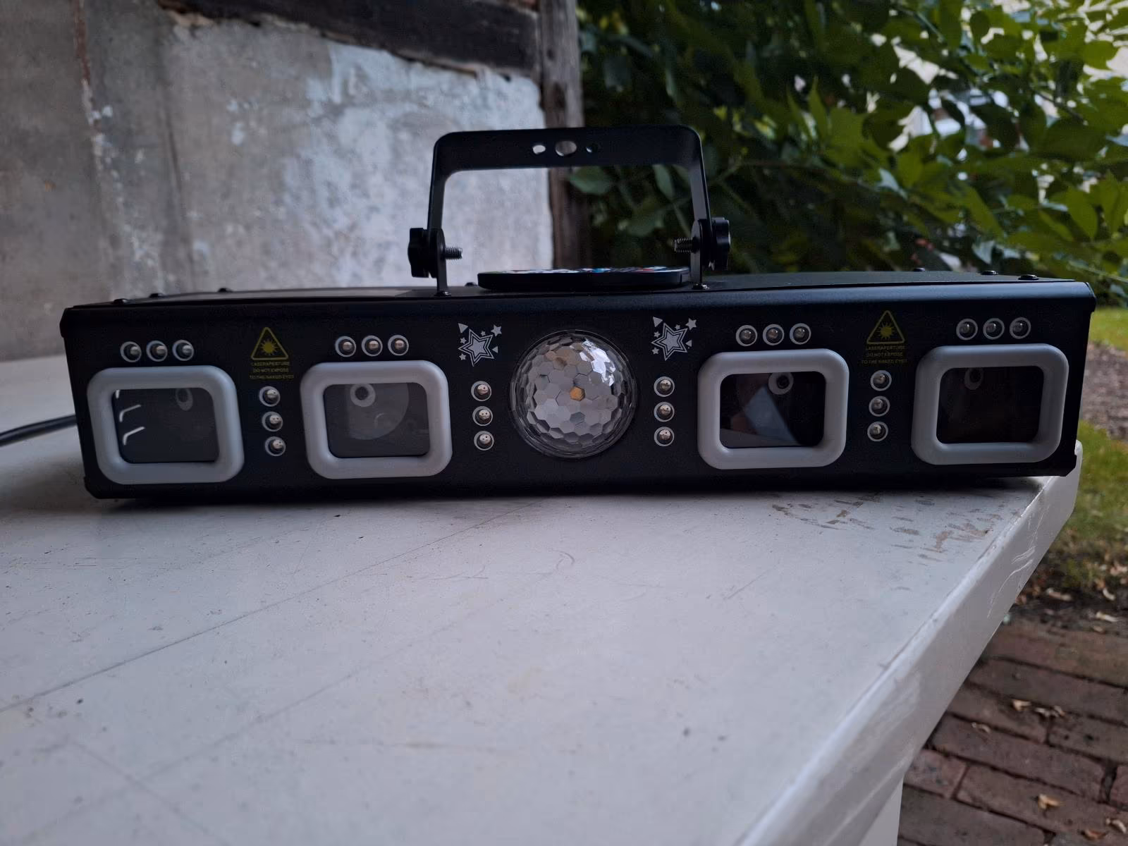 Lichtanlage mit Laser, Discokugel und Stroboskop